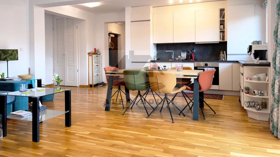 Apartament trei camere, 83 mp, vedere panoramică spre Tâmpa-Bartolomeu - Poză 6
