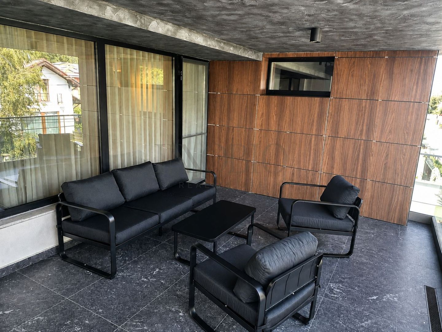 Apartament premium cu 4 camere și terasă generoasă - Poză 1