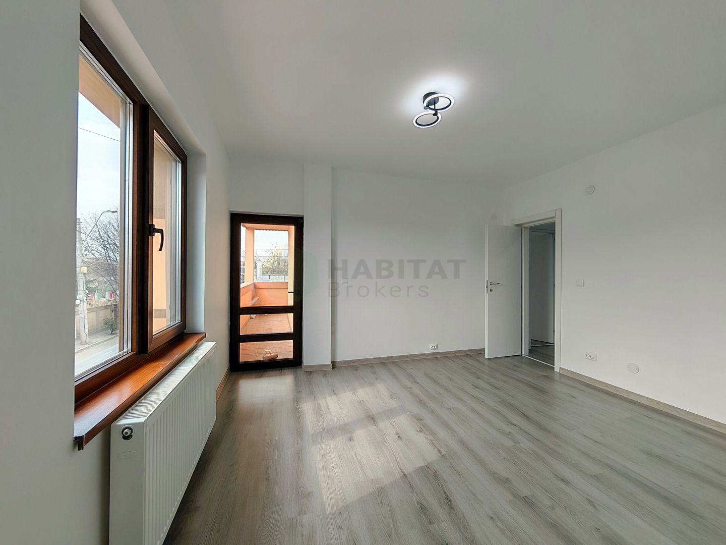 Vilă Individuală cu o curte generoasa zona Aparatorii Patriei - Poză 14