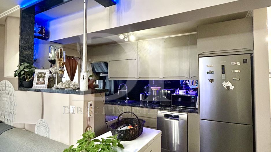 Apartament de vânzare 3 camere/ Eroilor / Floresti - Poză 1