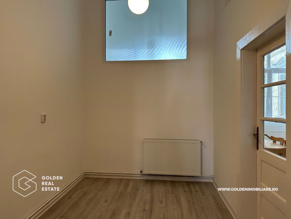 Spatiu birou, Bulevardul Revolutiei, Palatul Cenad, etaj 1 - Poză 7