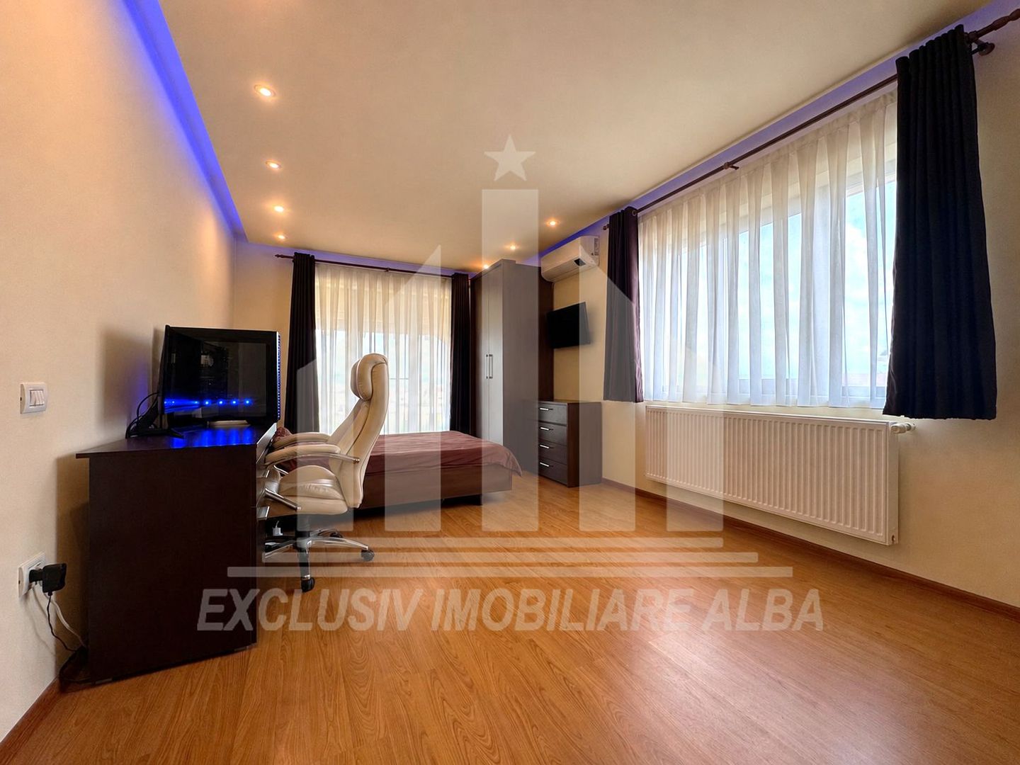 Casa individuala | Pensiune | 560 mp | 1450 mp teren | Cetate - Poză 9