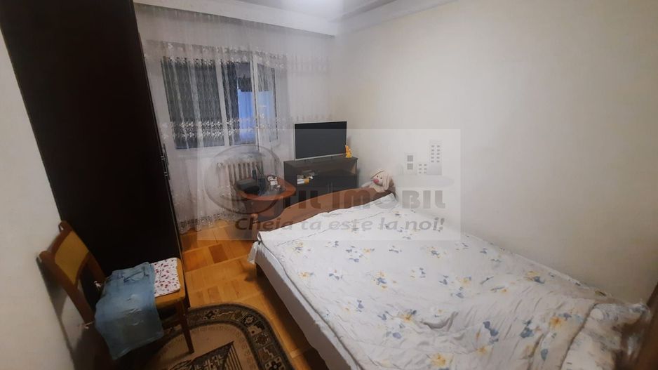 Apartament 3 camere decomanadat, etaj 2/4, zona Cug, 128.000 Euro - Poză 2