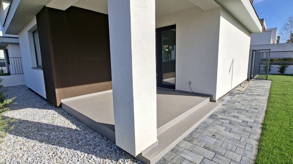 Calitate si spatiu generos! Duplex cu 5 camere - Poză 27