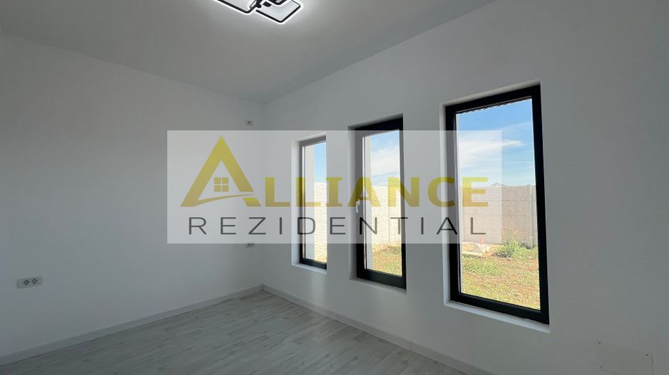 Casa individuala parter - 4 camere - STR.Miorita - Poză 6