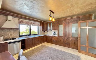 Vilă cu 6 camere de închiriat în cartierul Faget - Poză 6