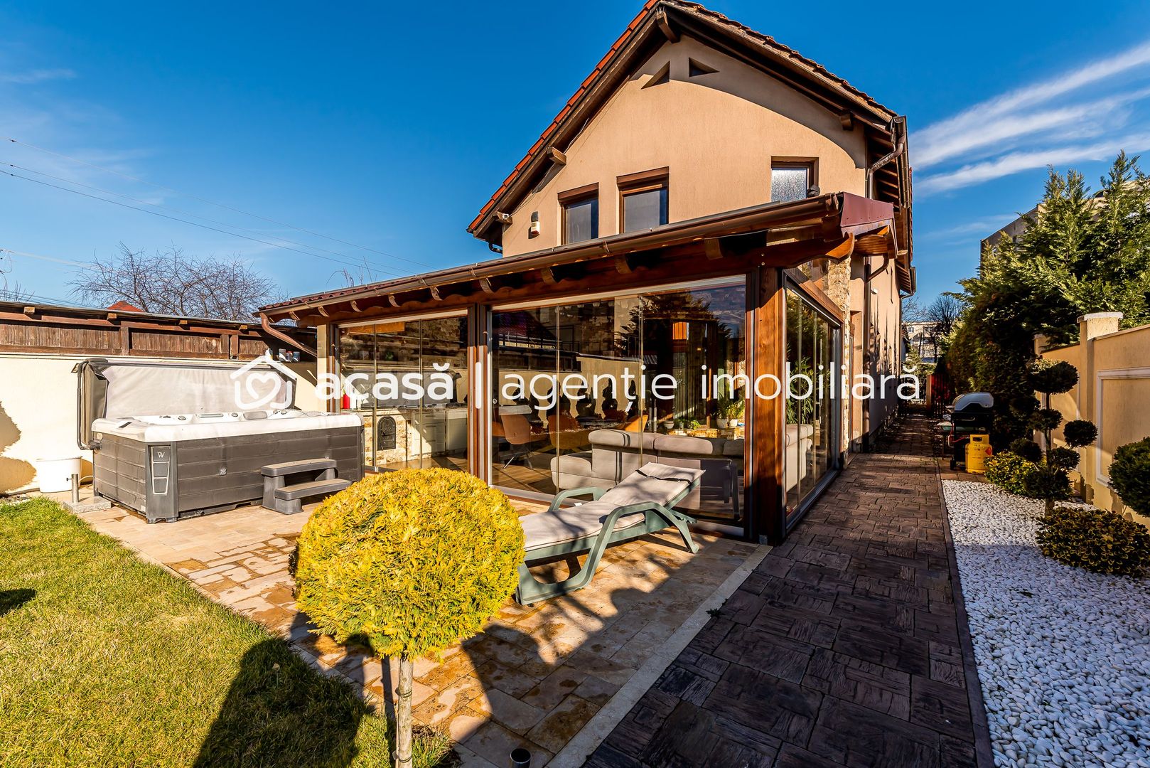 Casă SMART / 5 camere, teren 720 mp, fotovoltaice 13 kW, Aradul Nou - Poză 1