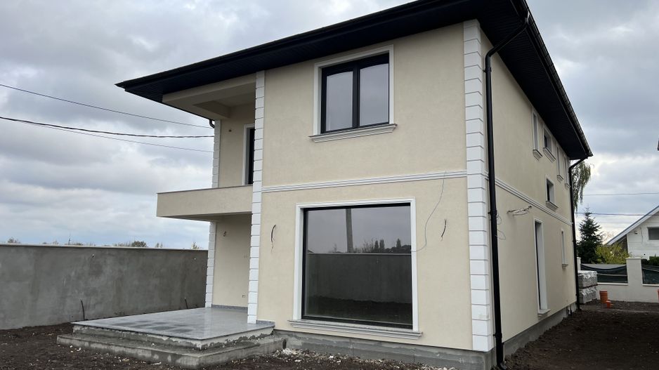 VILA LUX OTOPENI | FERME - Poză 1