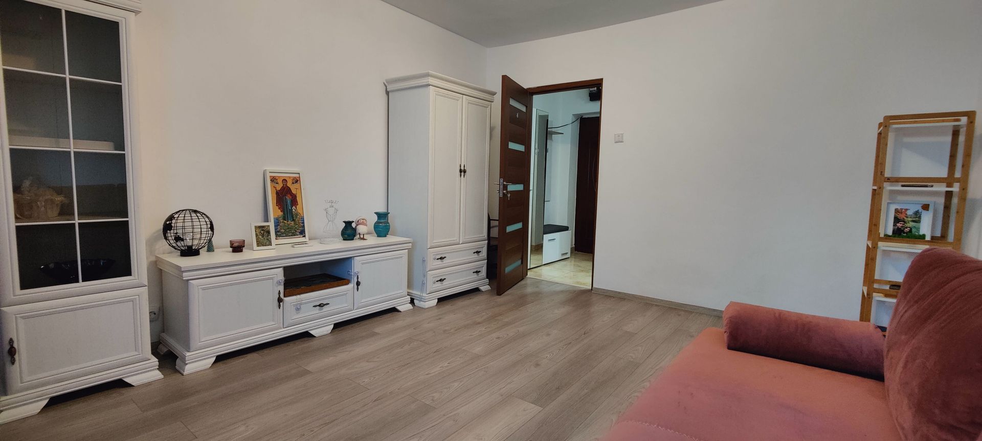 2 camere | 49,9 mp total | Etaj 4/10 | COMISION 0 - Poză 1