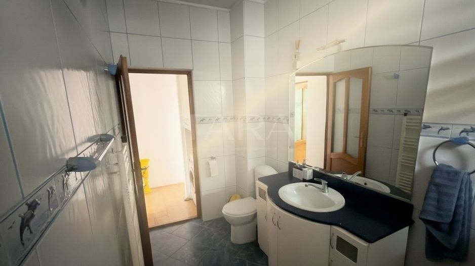 Apartament spațios, mobilat modern, cu parcare și garaj– zona Câmpului - Poză 12