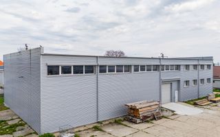 Hala industriala Codlea ,se poate impartii in doua - Poză 2