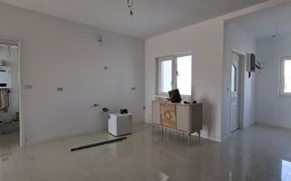 Duplex spatios cu garaj si pereti dublii - Poză 4