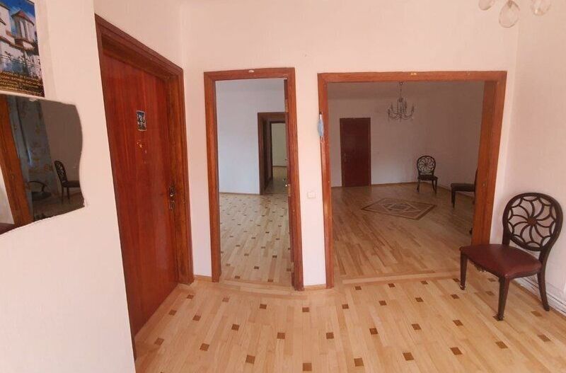 BRASADAS vinde vila interbelica 17 cam 500mp Doamna Ghica. - Poză 5