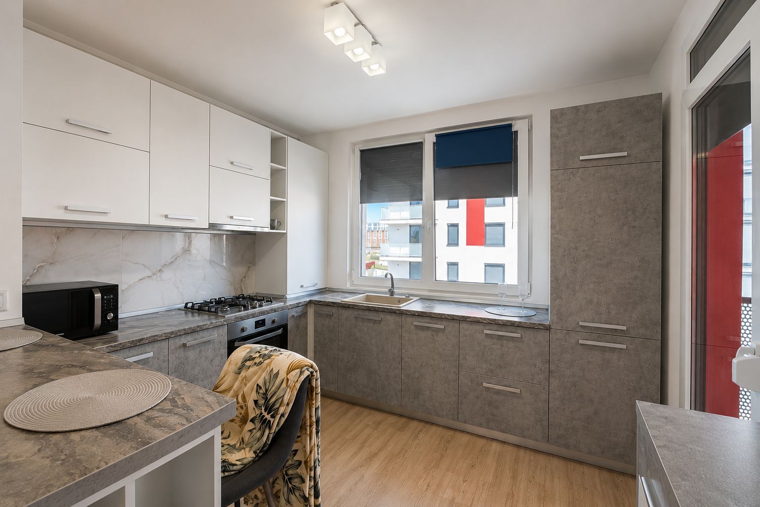 Apartament modern, 2 camere, Ared AFI,  loc de parcare - Poză 2