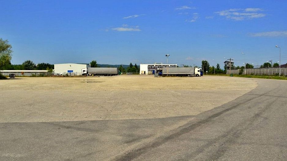 Mioveni - Hala, birouri, anexe, platforma De Inchiriat - Poză 8