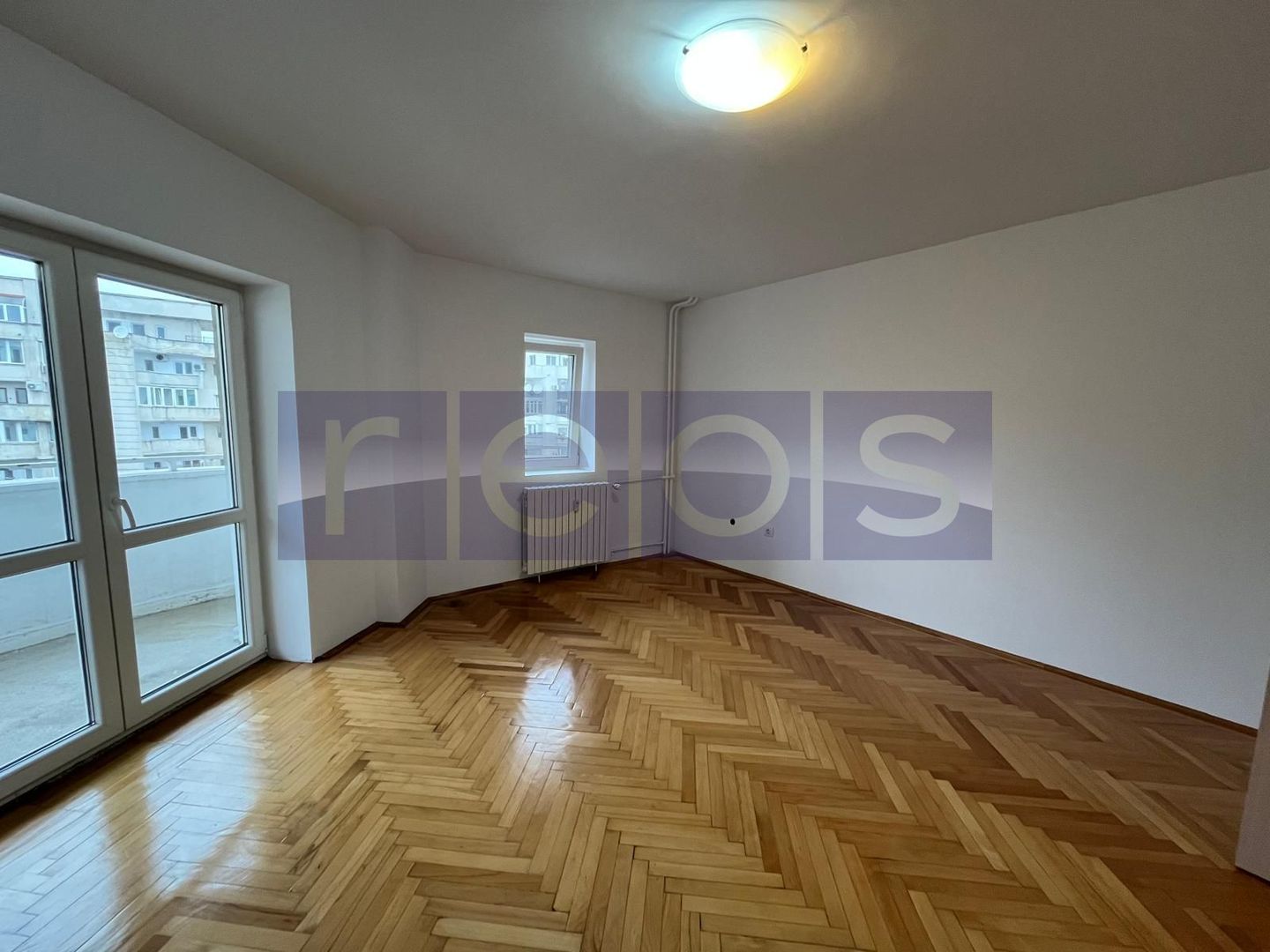 De inchiriat Garsoniera pe Bdul Decebal | 45 mp | nemobilata | - Poză 2