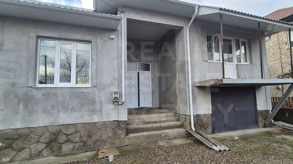 Vânzare, casă,  2 nivele, 4 camere, strada Vasile Lupu, Drochia - Poză 1