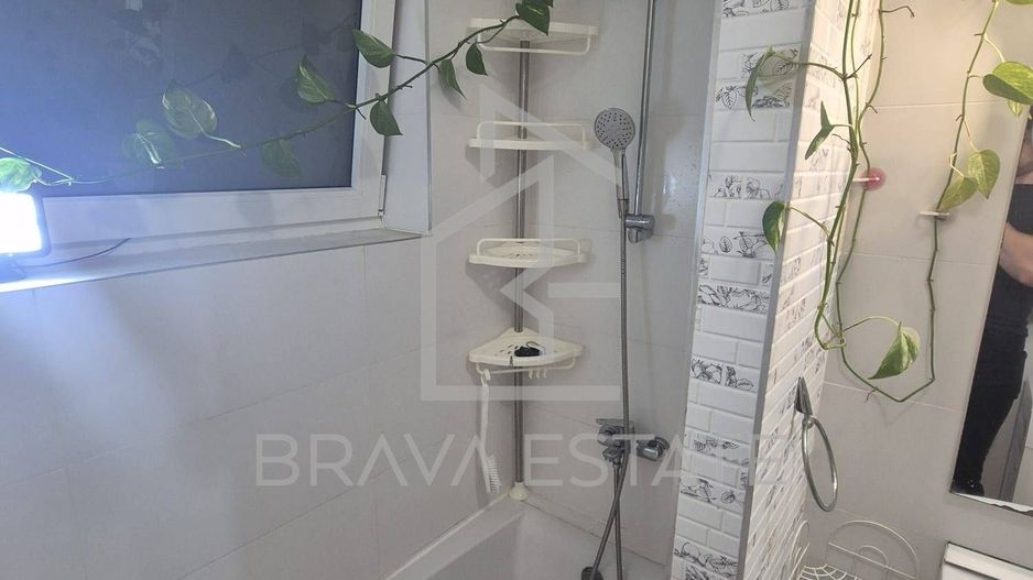 Apartament 2 camere, balcon, parcare , zona Floresti - Poză 8