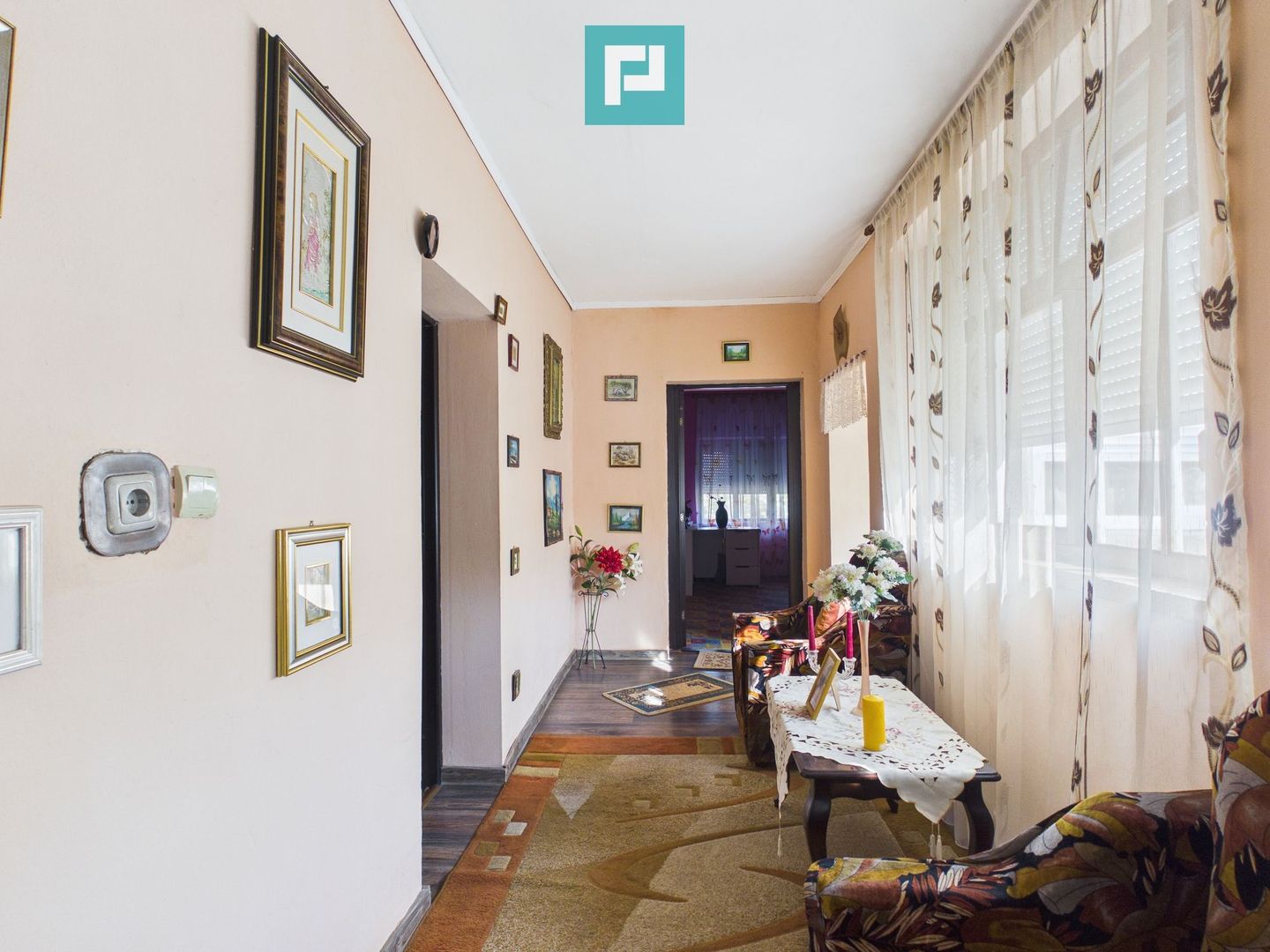 Casă cu 3 camere din văiugă în Macea - Poză 1