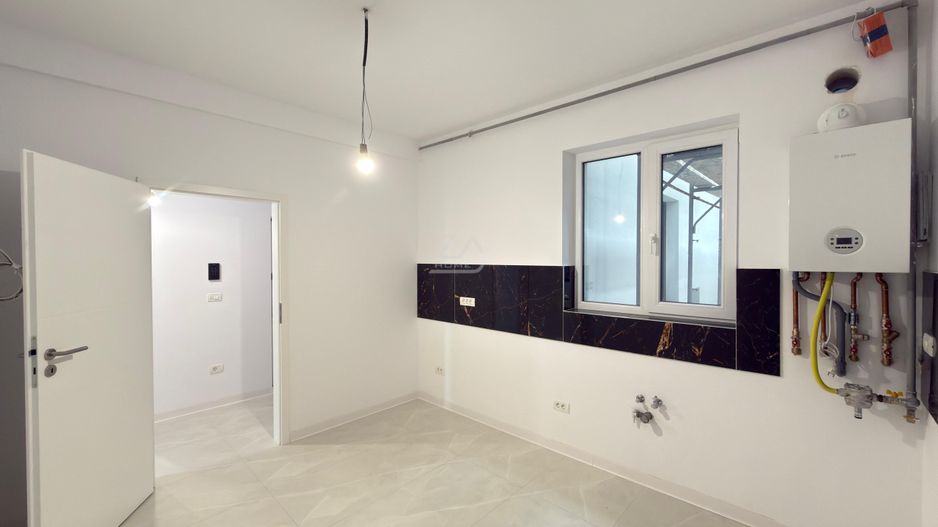 3 camere. Decomandat. Loc de parcare. - Poză 3