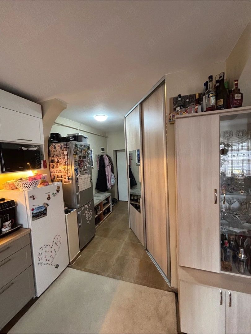 Vand apartament 3 camere | 64 mp | Etaj 1 | Parcare inclusă | Proprietar - Poză 3