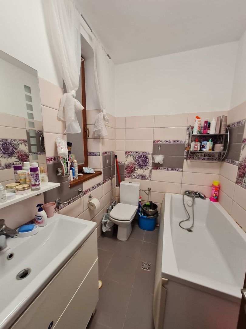 Vila spatioasa cu 7 apartamente/pretabil investiție - Poză 13