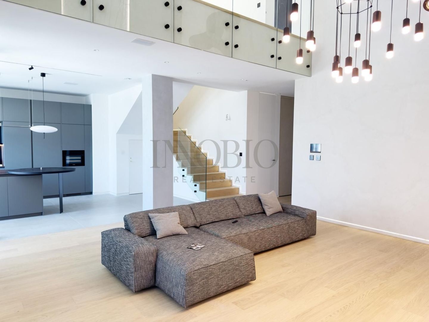 Vila 6 Camere | Piscina | Smart Home | Panouri Fotovoltaice - Poză 5