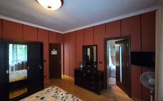Casă Vilă cu 9 camere și piscină încălzită în localitatea Cornu - Poză 9