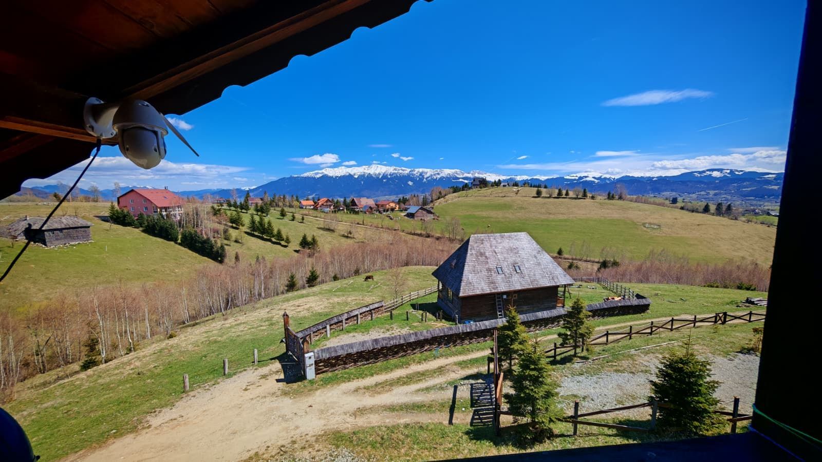 Casa / pensiune investitie sat Pestera, Moieciu, Bran - Poză 16