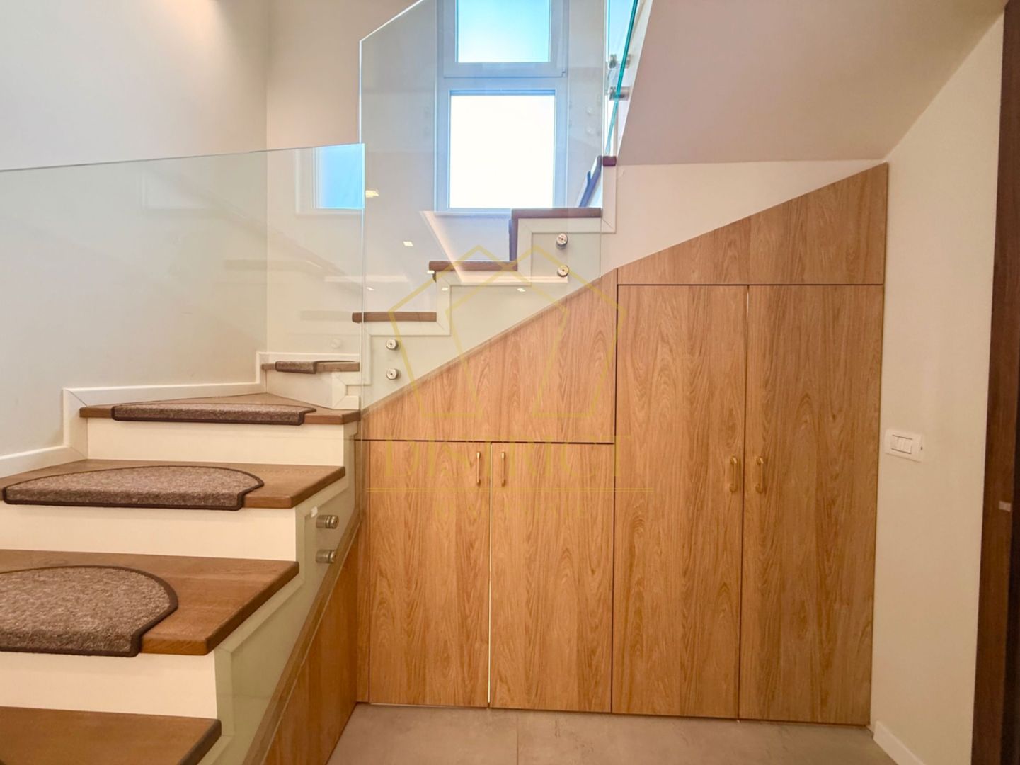 Duplex deosebit cu 5 camere | Garaj + beci | Dumbravita - Poză 4