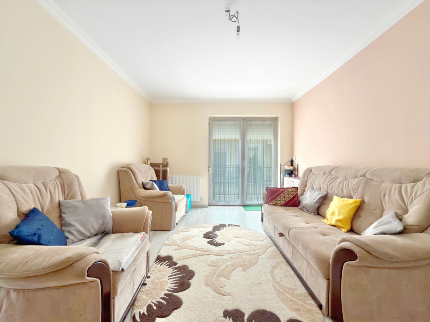2 Camere | Bucatarie Inchisa | Parcare | Str. Anemonei | Comision 0 - Poză 1
