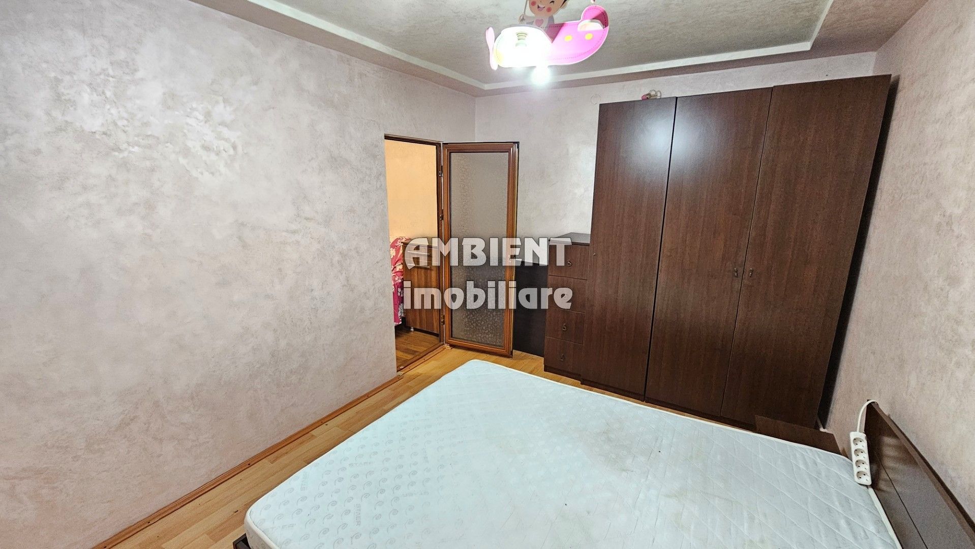 Apartament cu 3 camere, etaj 3, mobilat si utilat, zona CENTRU; - Poză 5