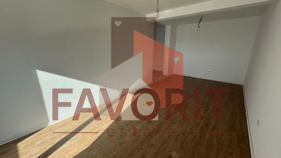 Gradina proprie. Spatios. Decomandat. Finisaje la alegere - Poză 4