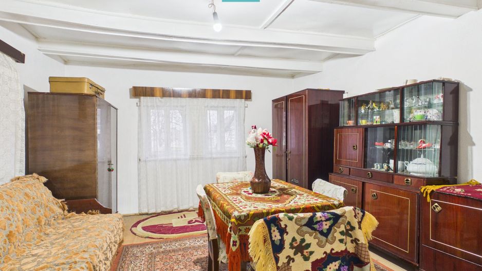 Casă cu 2 corpuri și 4 camere în Tauț - Poză 12