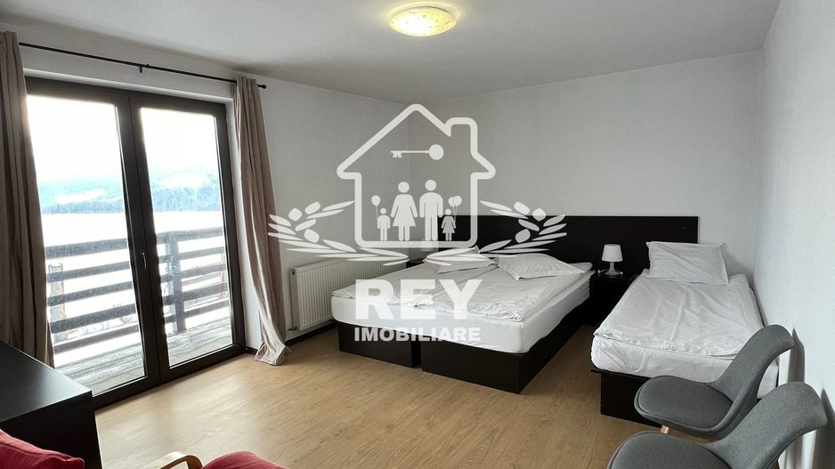 Vila / Hotel de vânzare în Păltiniș - Poză 3