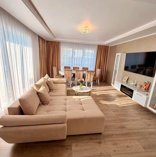Apartament de vanzare cu 3 camere, 2 bai, balcon, garaj - Poză 1