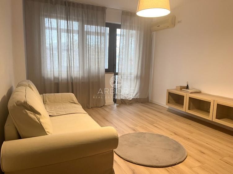 Inchiriere 2 camere Piata Unirii metrou renovat prima chirie - Poză 1