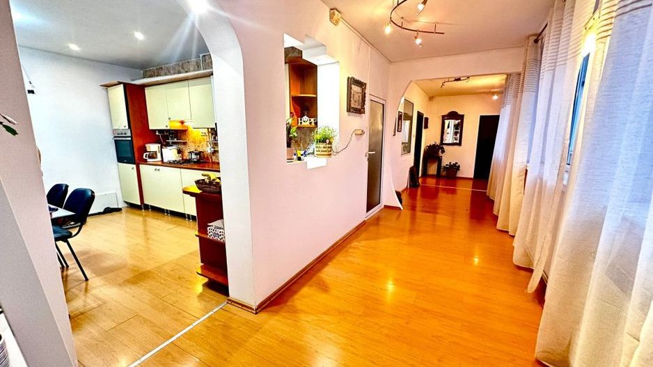 Casa moderna, 2 corpuri de cladire, teren 1000 mp, zona Aradul Nou - Poză 9