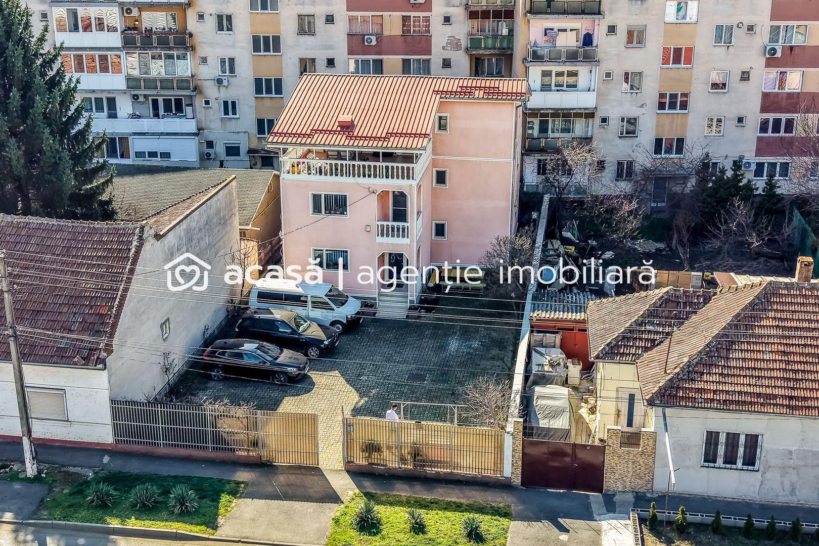 Casă spațioasă în mijlocul orasului, Str. Constantin Brâncuși - Poză 2