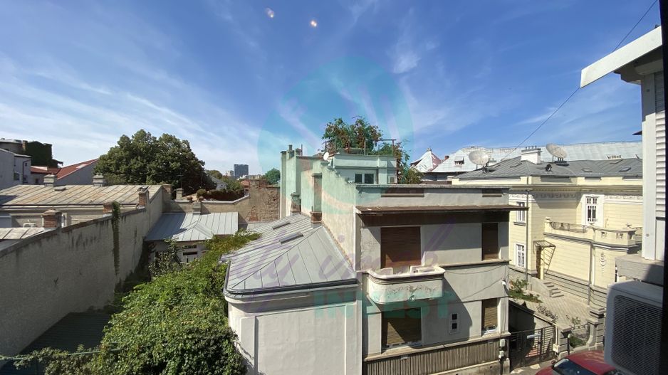 Apartament renovat complet, situat într-o zonă liniștită și centrală! - Poză 12