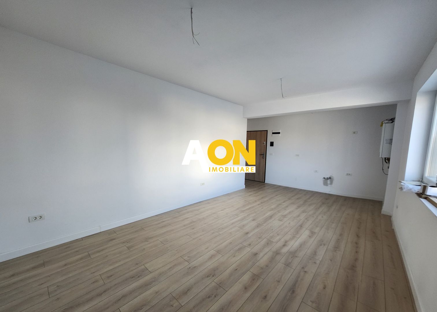 Apartament premium cu 3 camere, 2 bai, parter inalt, Cetate - Poză 2