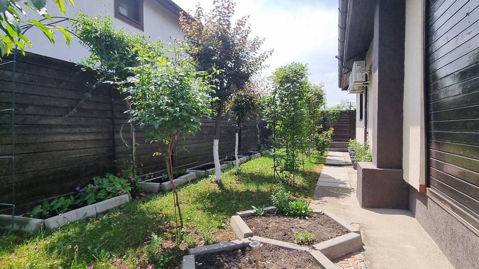 Parter cu structură pentru etaj, curte amenajată și organizare impeca - Poză 46