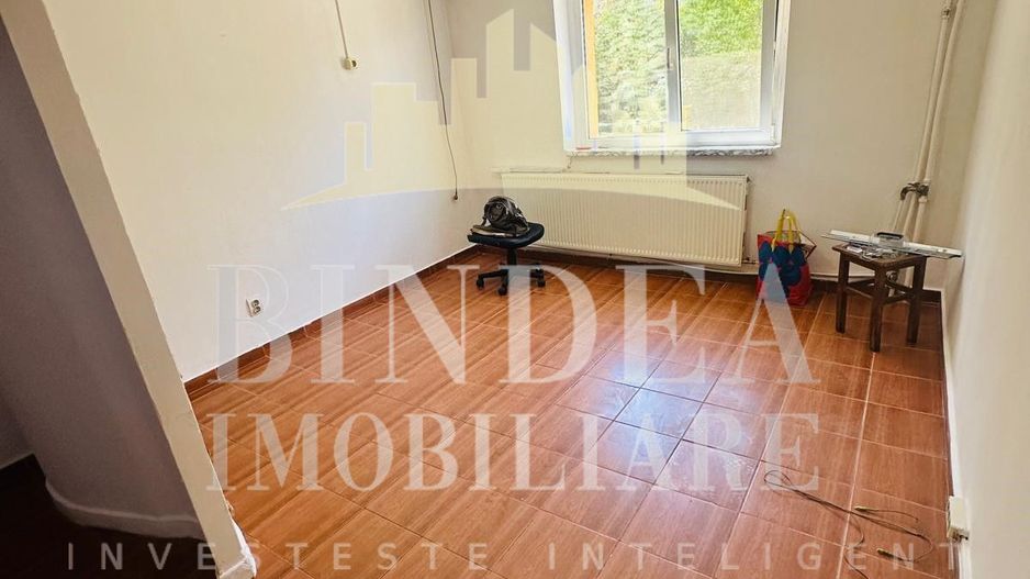 Garsoniera parter zona Blascovici, bloc izolat - Poză 1