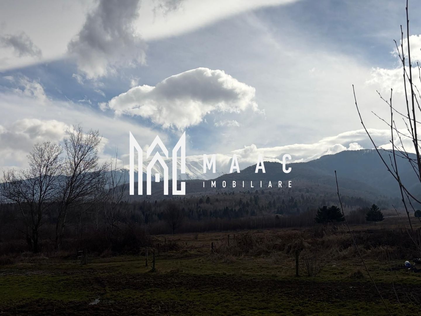Teren intravilan 900 mp | Periferie, Avrig | la stradă, priveliște Făgăraș - Poză 1