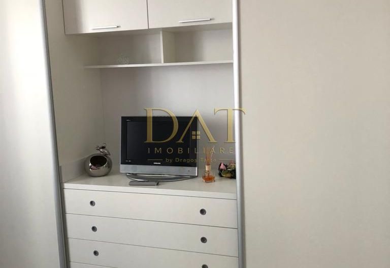 Vind apartament 3 camere zona Vivo - Poză 3