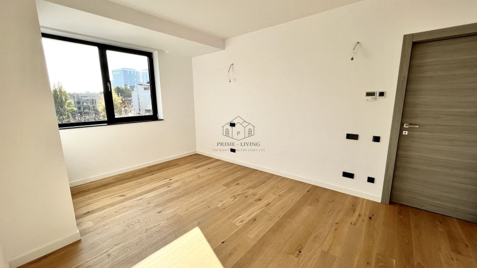 APARTAMENT DEOSEBIT CU 3 CAMERE LA VANZARE CU VEDERE LA LAC - Poză 4