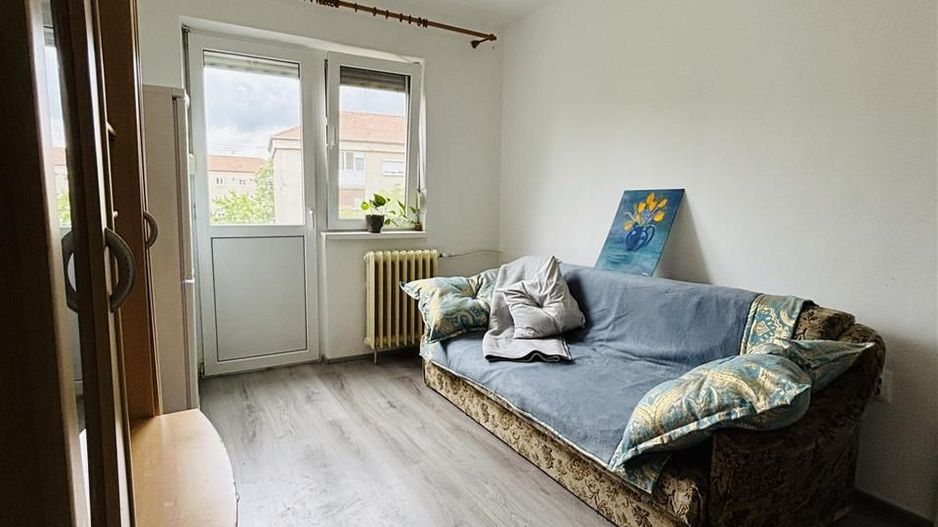 APARTAMENT CU 2 CAMERE SEMIDECOMANDAT ZONA NUFARUL - Poză 1