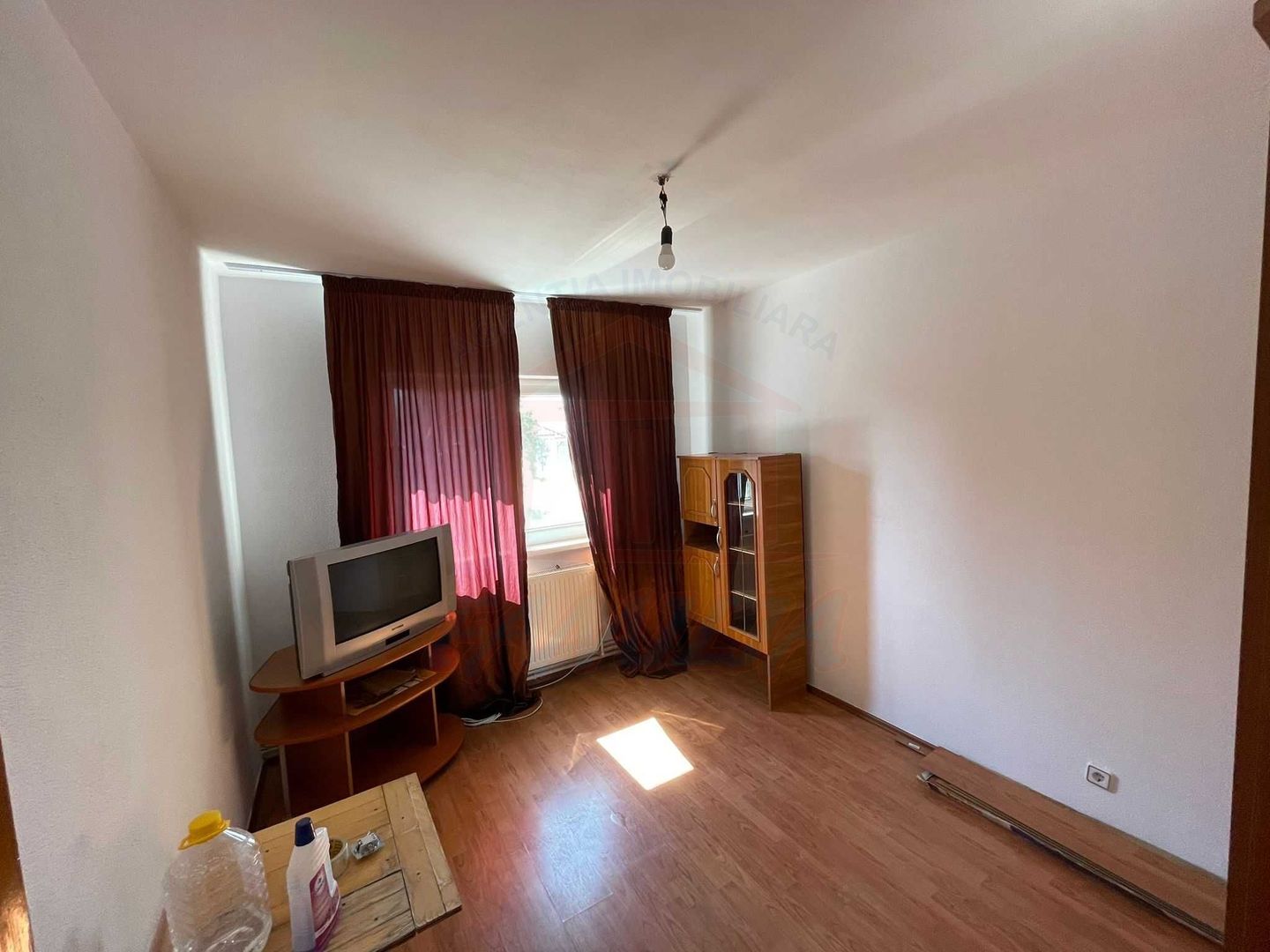 Inchiriere apartament 3 camere, Micro 20, 65 mp, 384 EURO/Luna - Poză 3