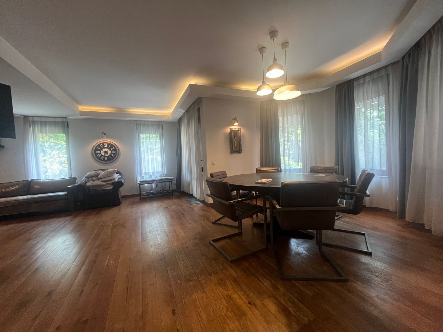 ANDRONACHE | Vila 4 Camere | Garaj | Curte Verde | Ciubar & BBQ - Poză 7