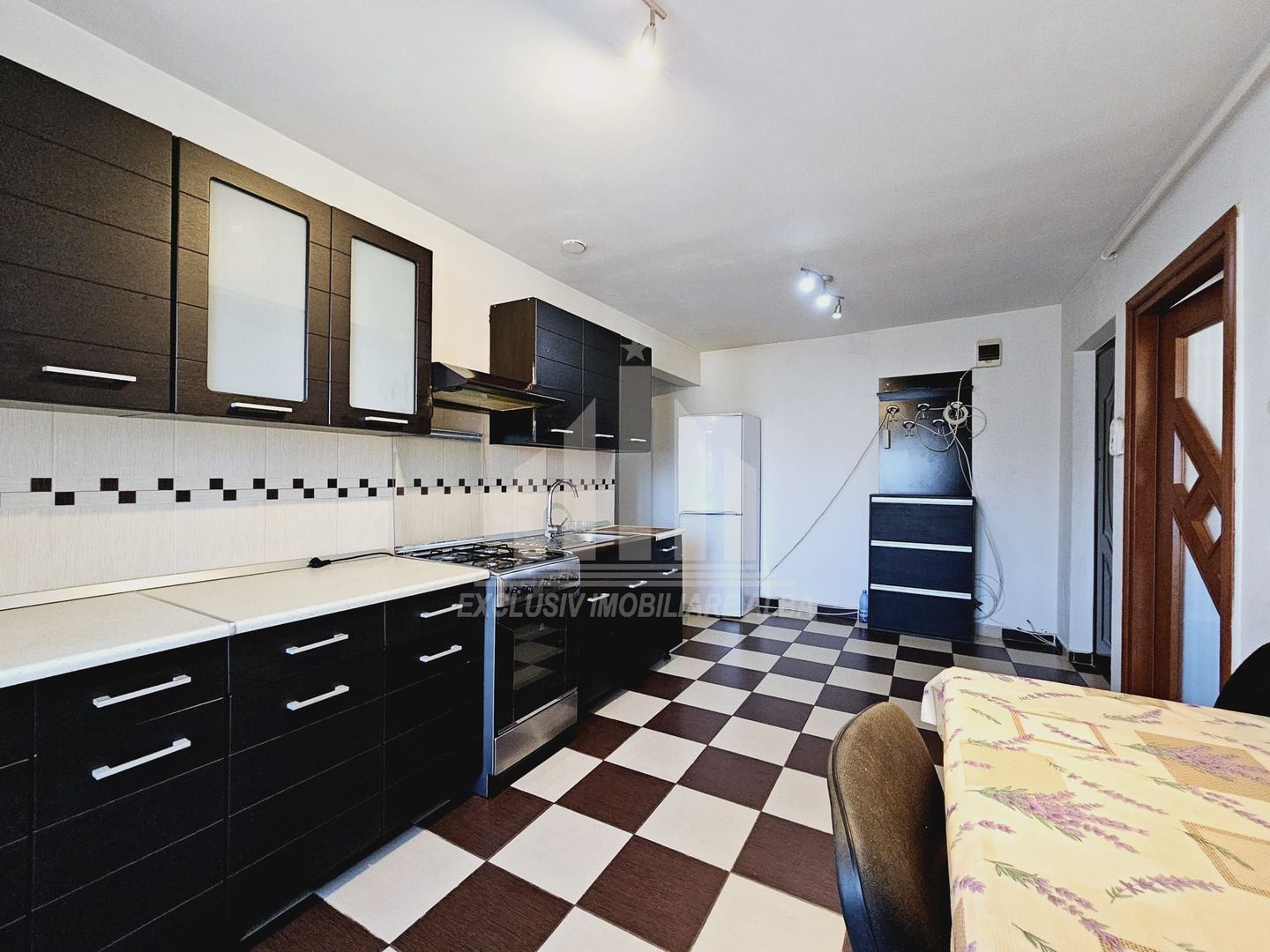 Apartament 3 camere decomandate cu garaj, Tolstoi - Poză 7